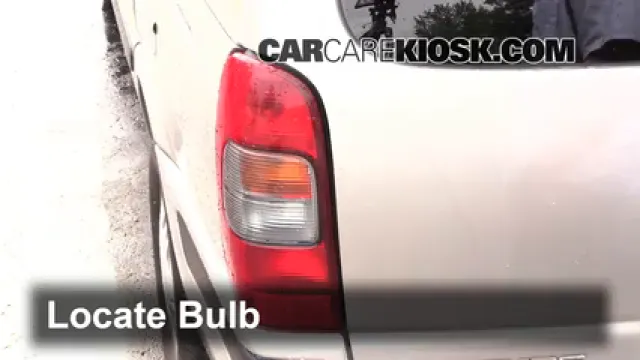 2004 Chevrolet Venture LS 3.4L V6 Éclairage Feux de position arrière (remplacer ampoule)